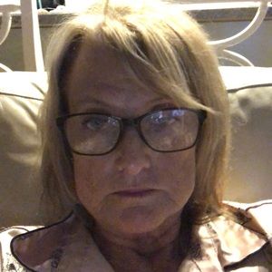 Meet your Posher, Edwina